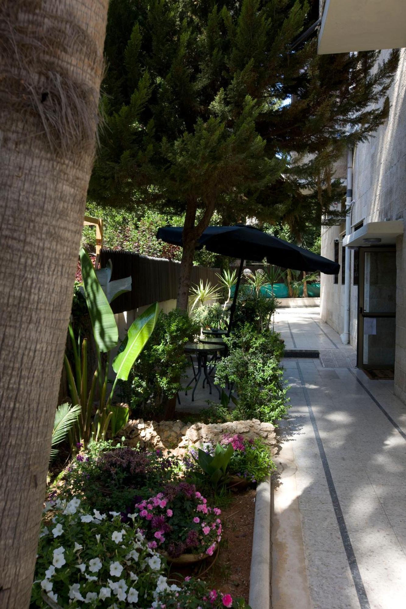 Hotel A Little House In Rechavia Jerusalem Exterior foto