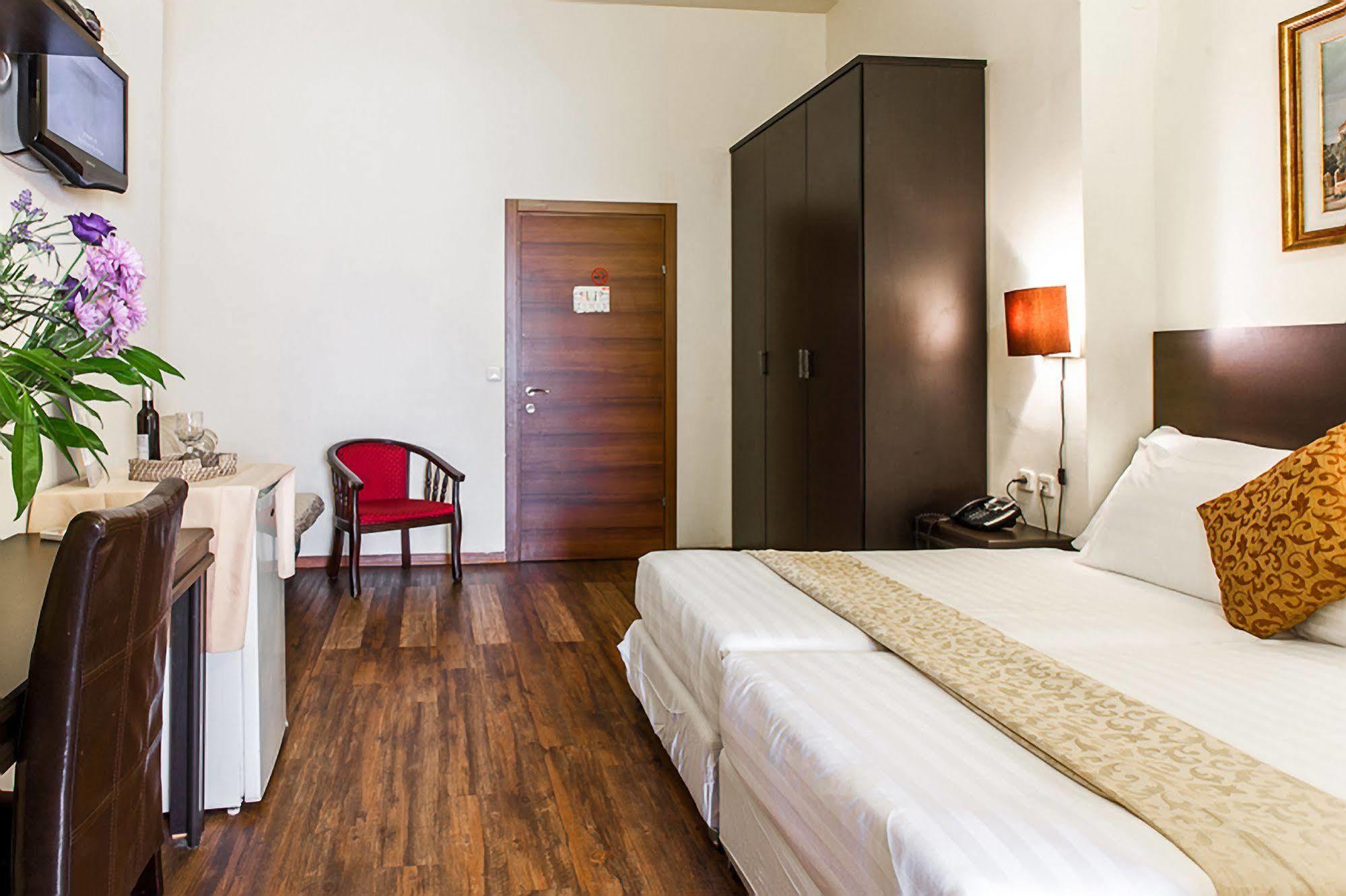 Hotel A Little House In Rechavia Jerusalem Exterior foto